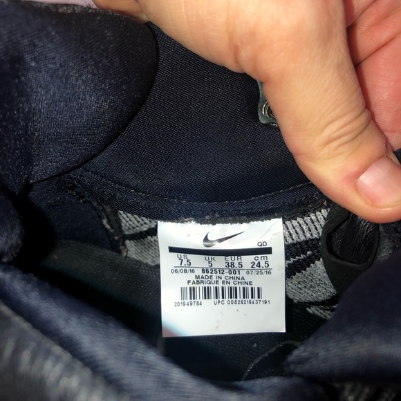 Nike Lupinek FlyKnit High Top Sneakers - Picture 4 of 6